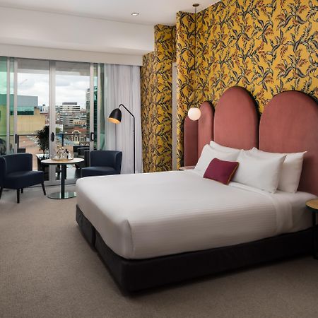 Ovolo The Valley Brisbane Eksteriør billede A room at the hotel