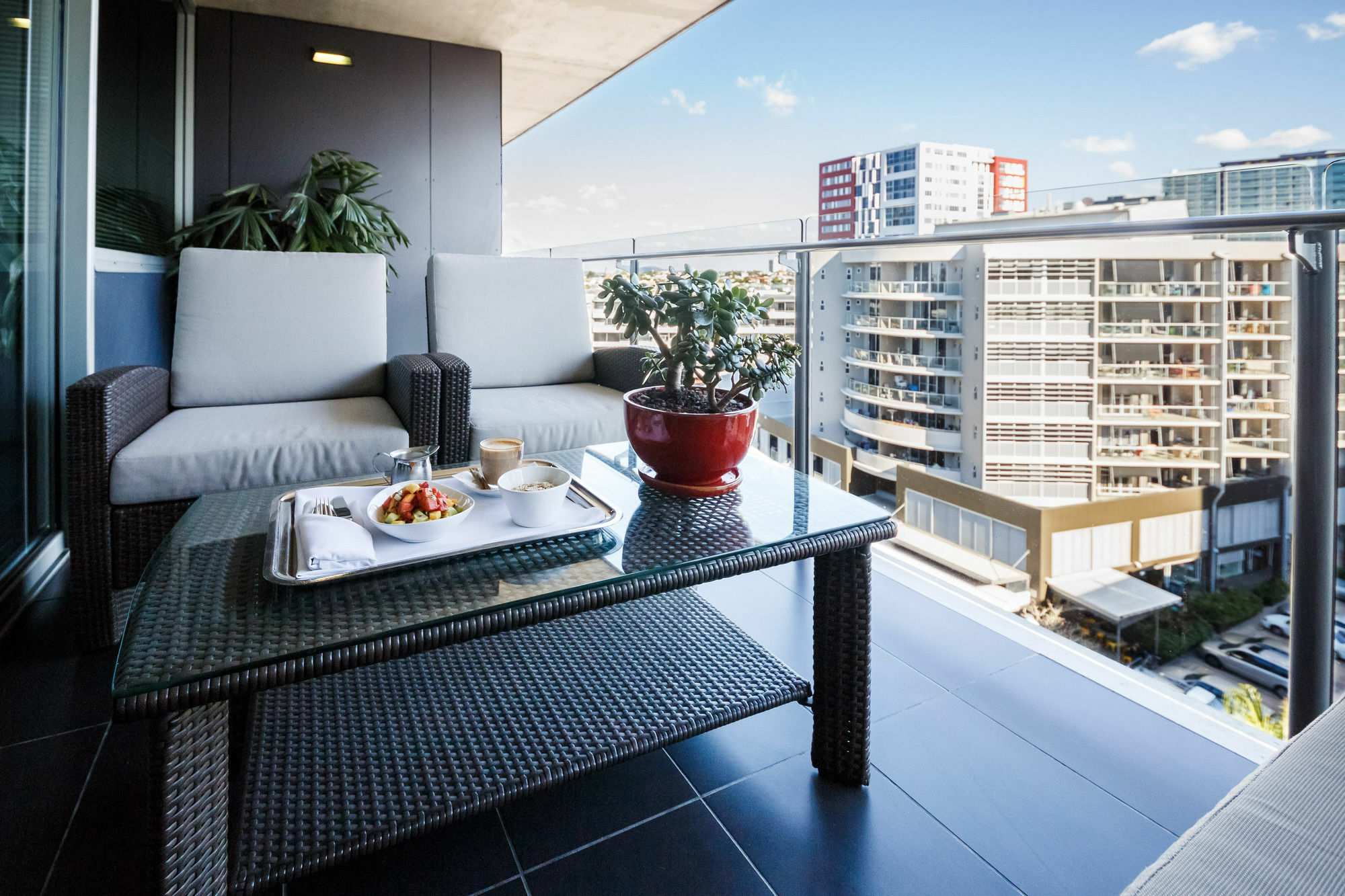 Ovolo The Valley Brisbane Eksteriør billede A balcony